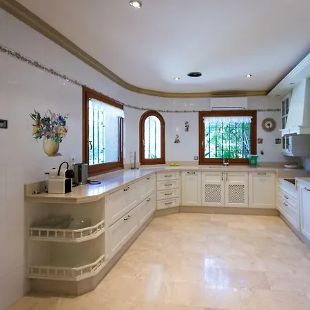 Luxury With Sauna, Sea View And 2.200 M2 Garden * Дения